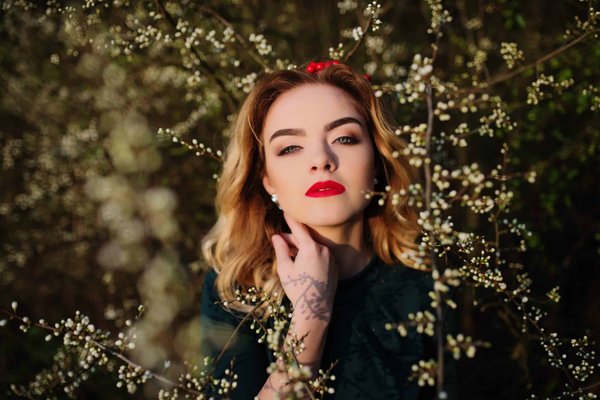 What Are the Unique Ways to Style a Silk Kimono Jacket for an Evening Event?